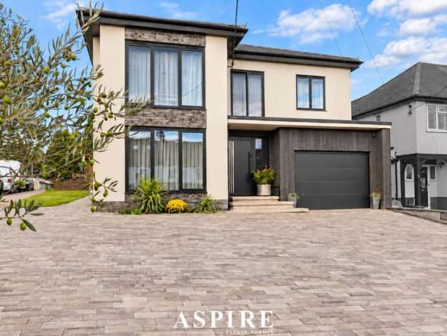 5 Bedroom Detached House