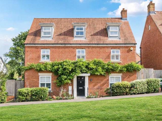 5 Bedroom Detached House