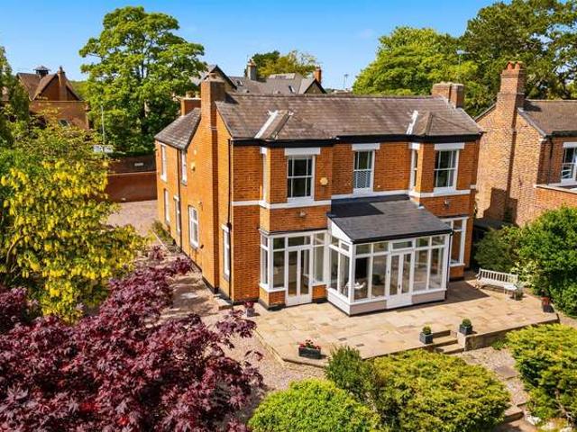 5 Bedroom Detached House