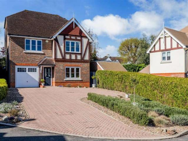 5 Bedroom Detached House