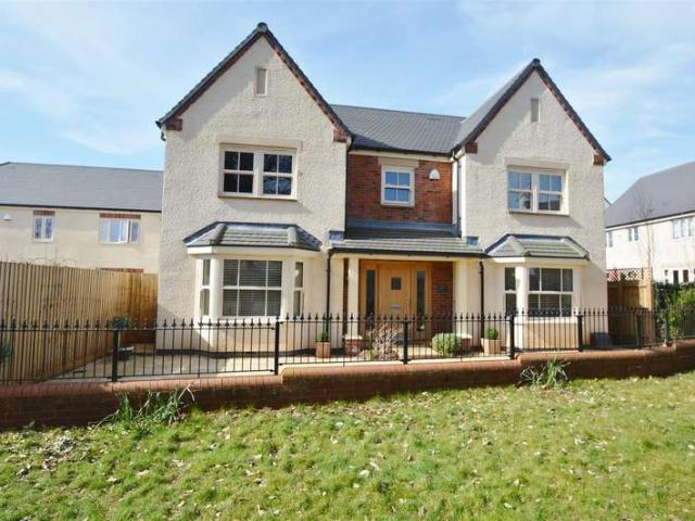 5 Bedroom Detached House