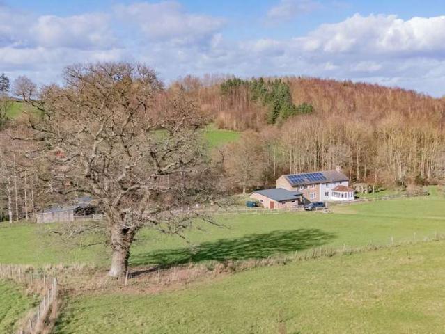 5 Bedroom Detached House