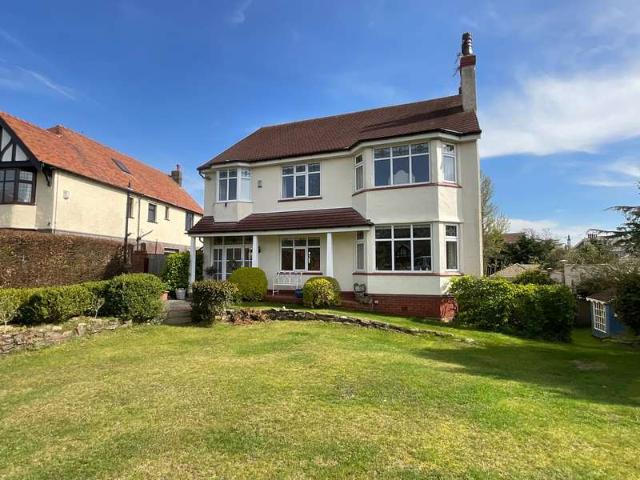 5 Bedroom Detached House