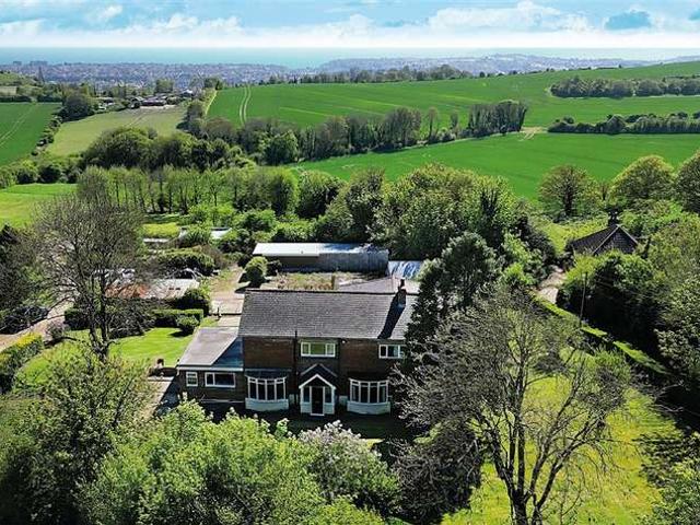 5 Bedroom Detached House