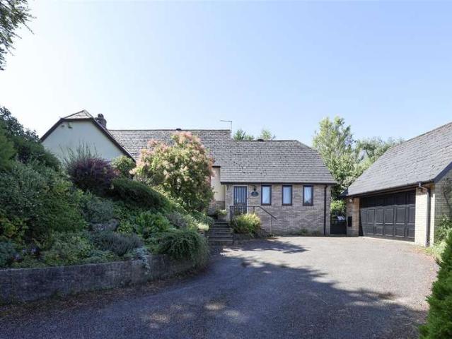 5 Bedroom Detached House