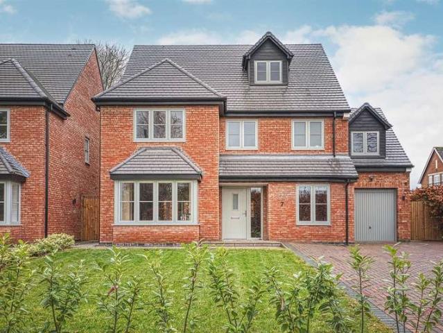 5 Bedroom Detached House