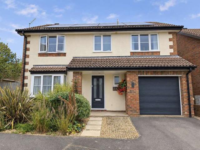 5 Bedroom Detached House