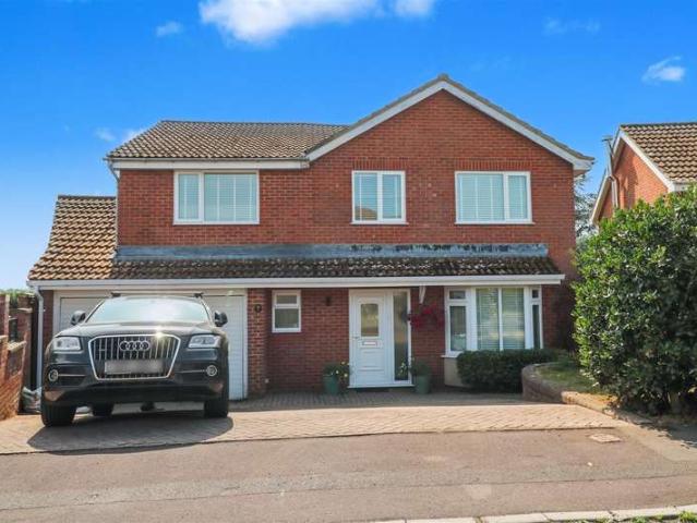 5 Bedroom Detached House