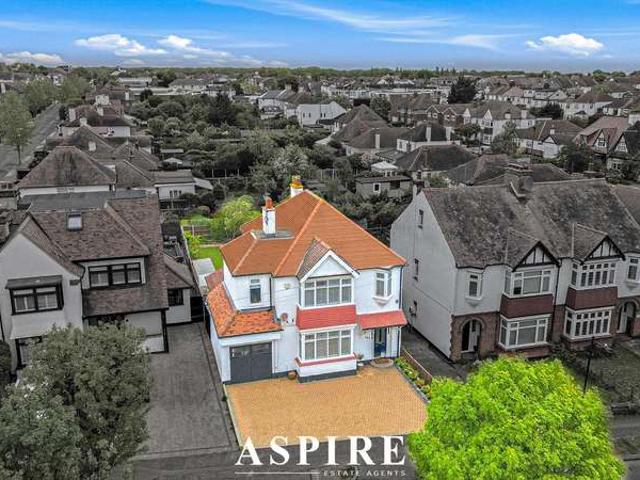 5 Bedroom Detached House