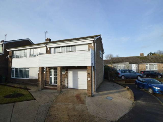 5 Bedroom Detached House