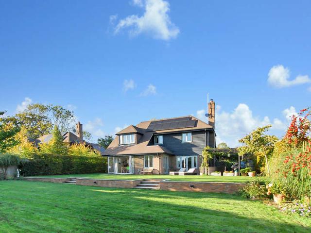 5 Bedroom Detached House