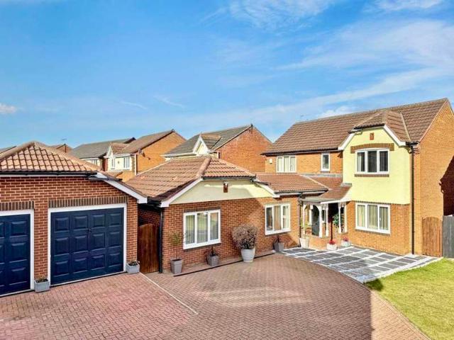 5 Bedroom Detached House
