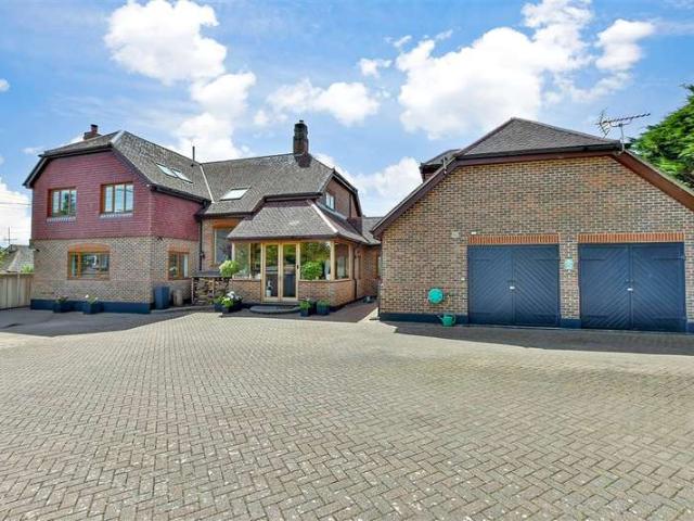 5 Bedroom Detached House