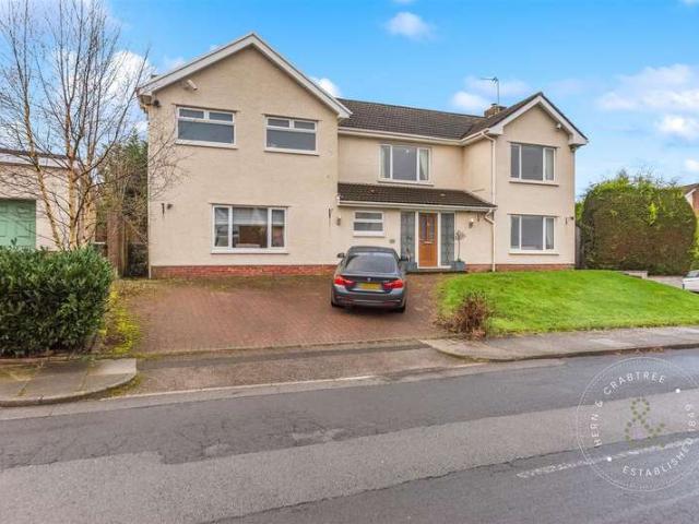 5 Bedroom Detached House