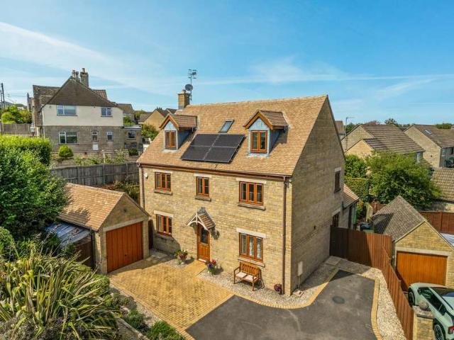 5 Bedroom Detached House