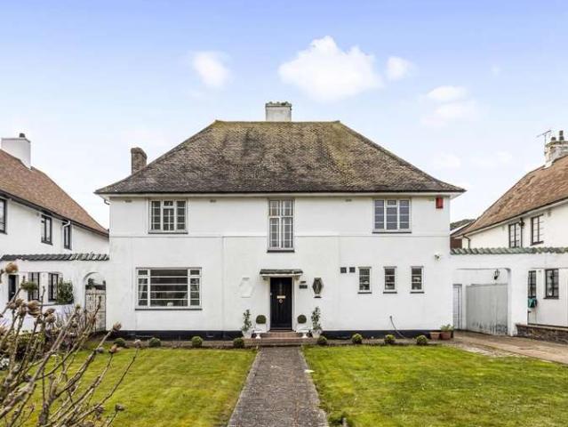 5 Bedroom Detached House