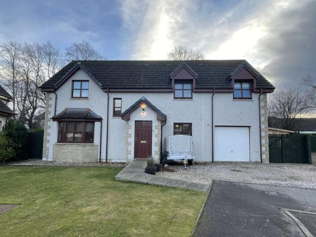 5 Bedroom Detached House