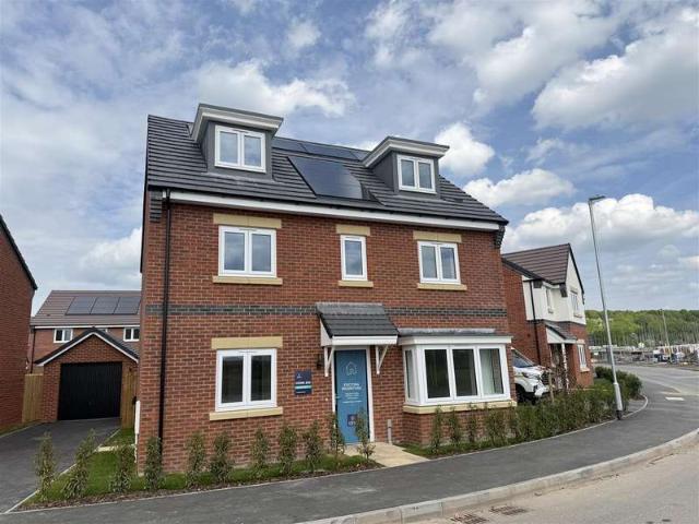 5 Bedroom Detached House