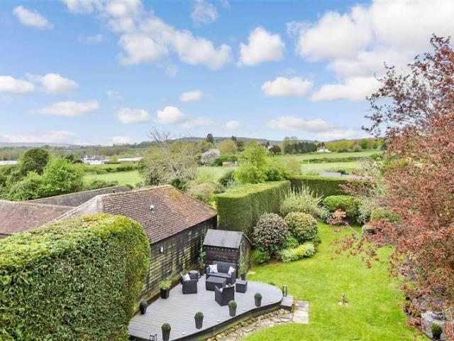 5 Bedroom Detached House