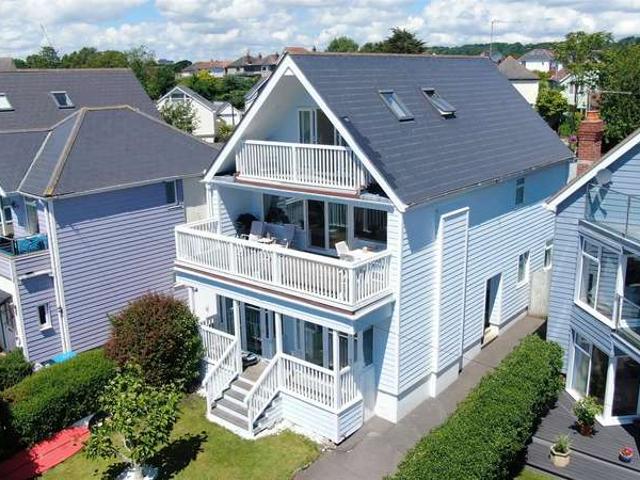 5 Bedroom Detached House