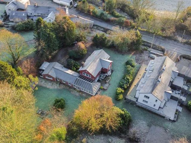 5 Bedroom Detached House