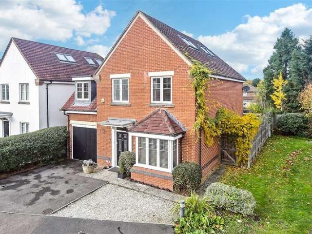5 Bedroom Detached House