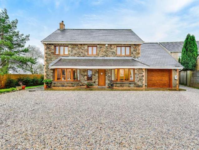 5 Bedroom Detached House