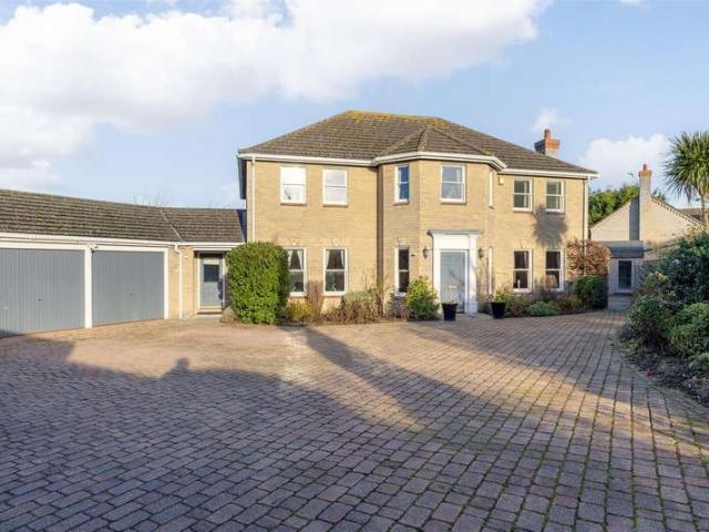 5 Bedroom Detached House