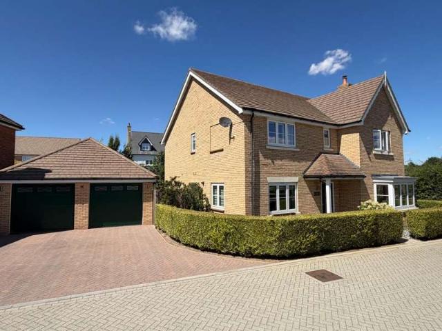 5 Bedroom Detached House