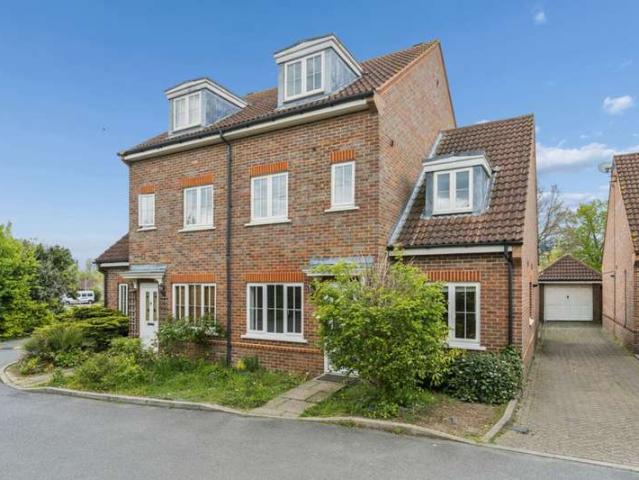 5 Bedroom Detached House