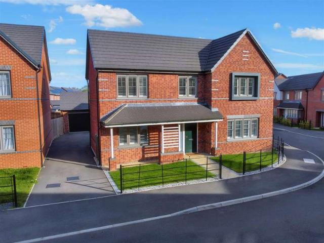 5 Bedroom Detached House