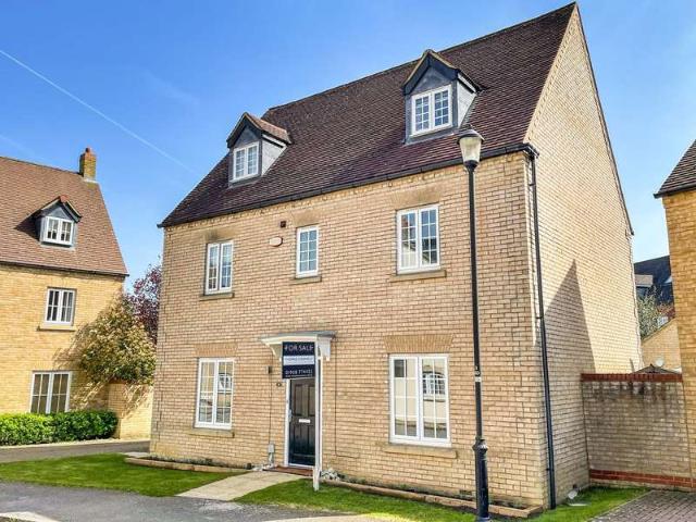 5 Bedroom Detached House