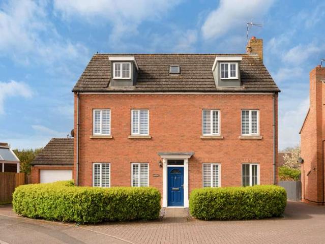 5 Bedroom Detached House