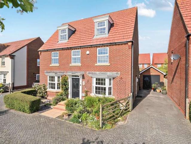 5 Bedroom Detached House