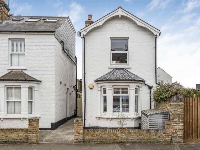 5 Bedroom Detached House