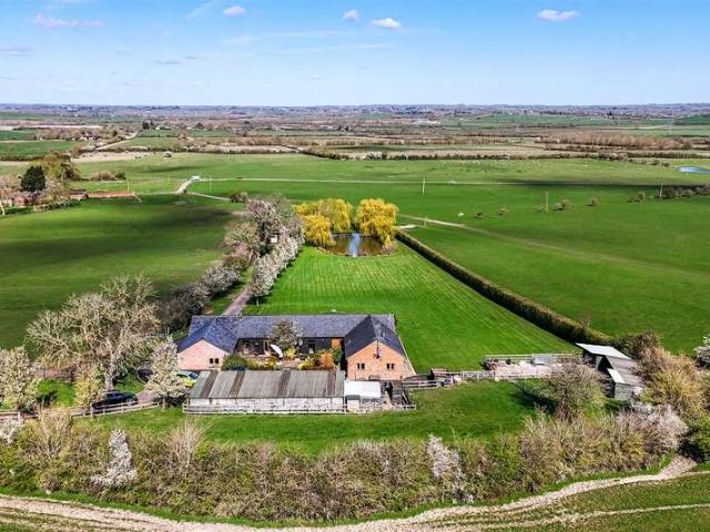 5 Bedroom Detached House
