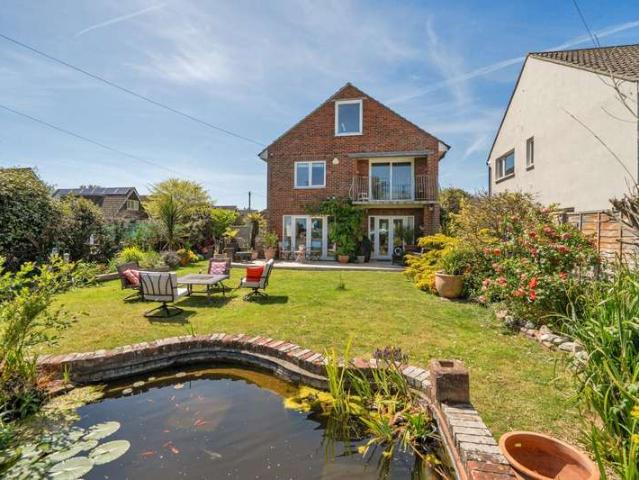 5 Bedroom Detached House