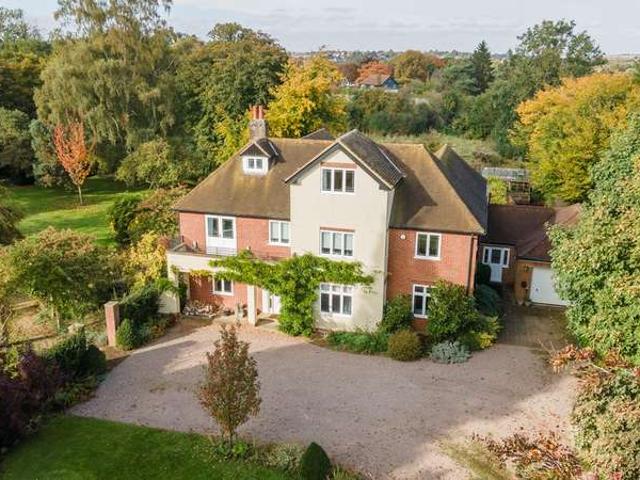 5 Bedroom Detached House