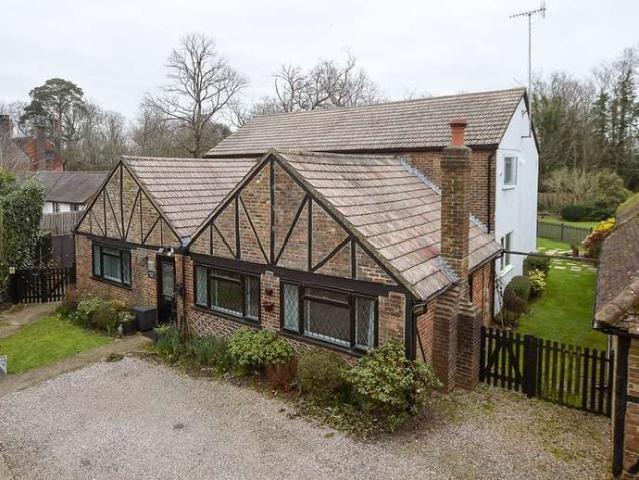 5 Bedroom Detached House