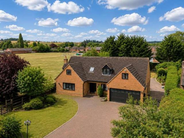 5 Bedroom Detached House