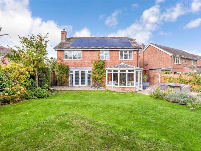 5 Bedroom Detached House