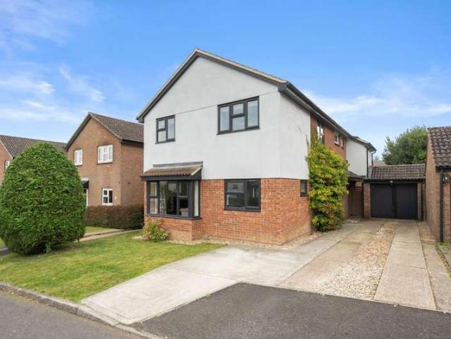 5 Bedroom Detached House
