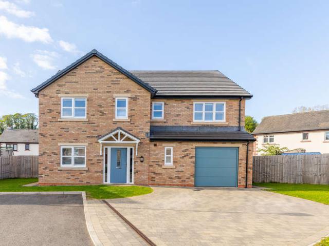 5 Bedroom Detached House