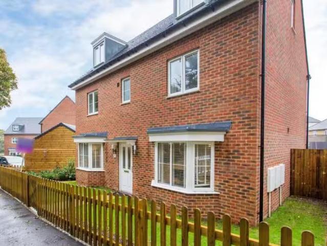 5 bedroom detached house for rent in Canary Grove, Aylesham, C.