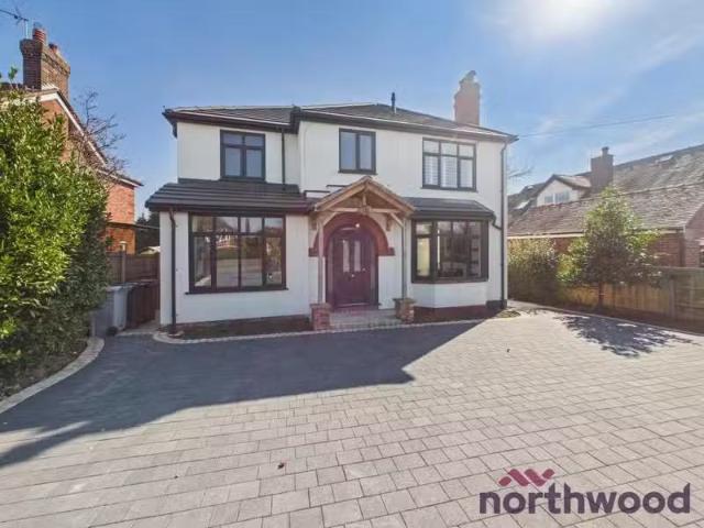 5 bedroom detached house for rent in Crewe Road, Sandbach, CW11
