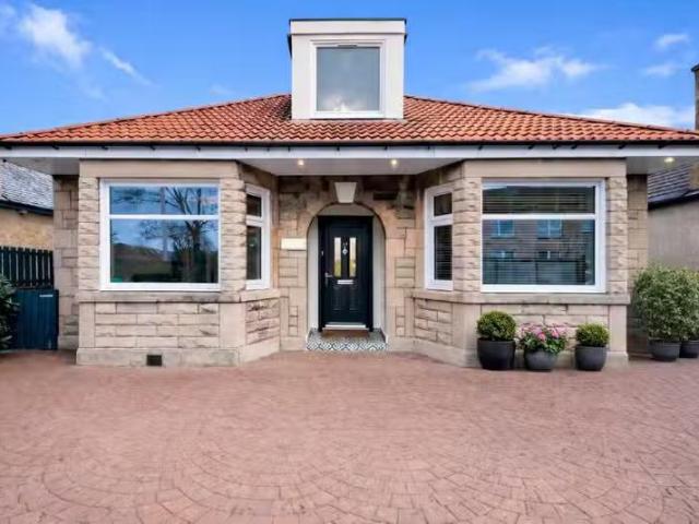 5 bedroom detached house for rent in Bailie Terrace, Edinburgh.