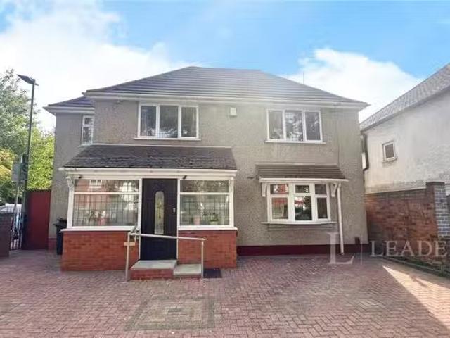5 bedroom detached house for rent in Billesley Lane, Moseley.