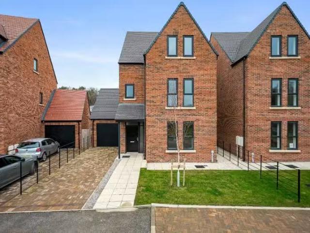 5 bedroom detached house for rent in Fir Brook Avenue, CW8