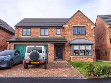 5 bedroom detached house for rent in Kentbeck Drive, Hurworth.