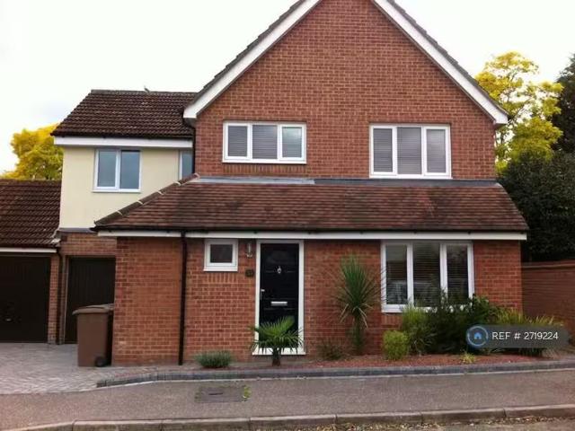 5 bedroom detached house for rent in Leeward Road, South Woodh.